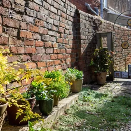 Bridport Garden Suite Exterior photo