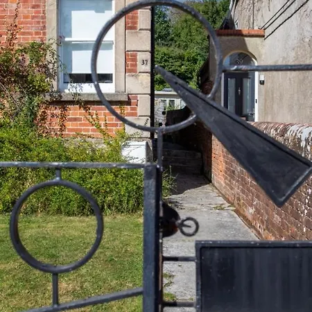 Bridport Garden Suite Exterior photo