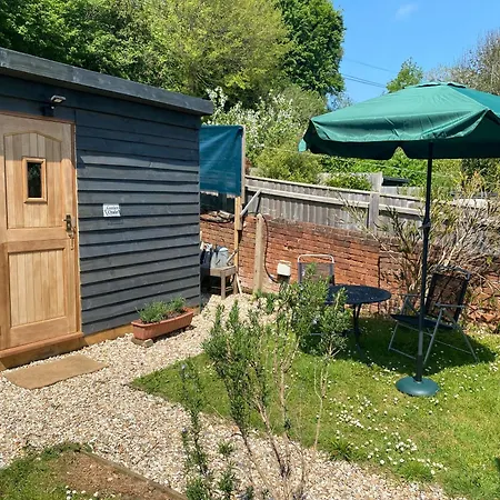 Bridport Garden Suite Exterior photo